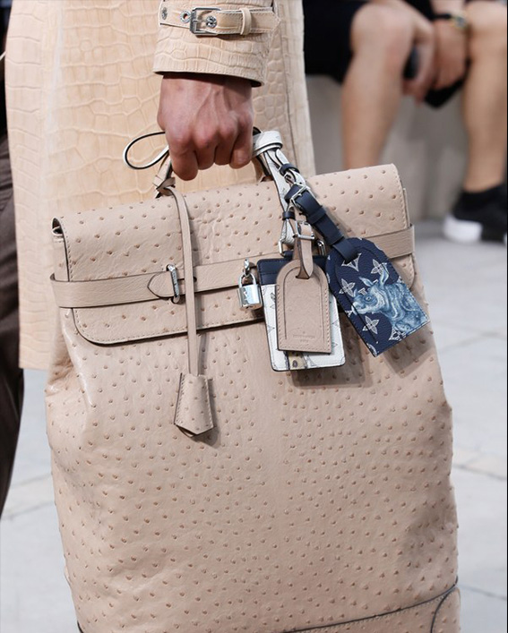 Virgil Abloh Shares Beyonce's Louis Vuitton x Jeff Koons Bag - Spotted  Fashion
